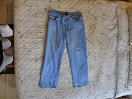 Guía completa del perfume Versace Blue Jeans para mujeres: Aroma, costo, reseñas y alternativas.