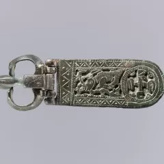 5 opciones elegantes para recoger la cola del vestido de novia: broches, imperdibles y más