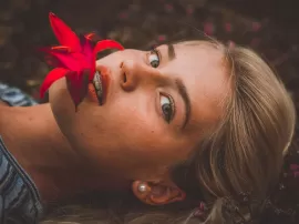 Guía para cuidar tu piercing y usar clorhexidina en su desinfección y curación.