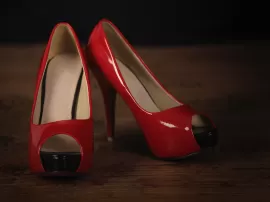 Guía para amantes de moda: aprovecha al máximo tus tacones Kitten heels.