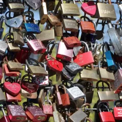 Descubre cómo combinar el blanco en diferentes contextos: ropa, decoración y estilo