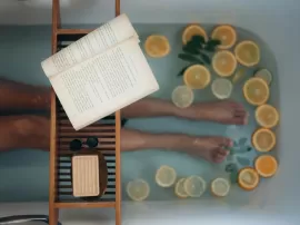 Protección contra el agua en escayolas: consejos para ducha y piscina