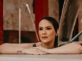 Comprensión del flujo blanco en la menopausia: síntomas, causas y tratamiento