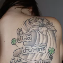 Tatuajes de lobos: el simbolismo detrás de la imagen de un lobo y una mujer