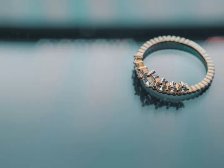 anillos de compromiso economicos