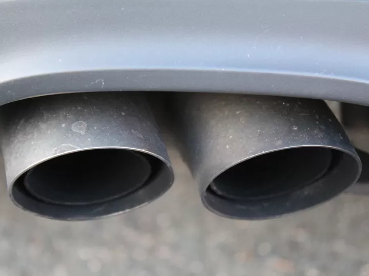 bebé 2 meses gases mal olor
