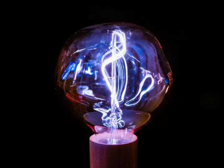 colores que combinan con azul electrico