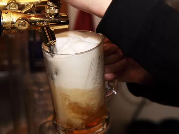 cuanto pesan 5 litros de aceite