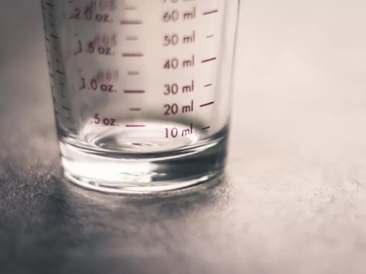 cuantos vasos de agua es un litro