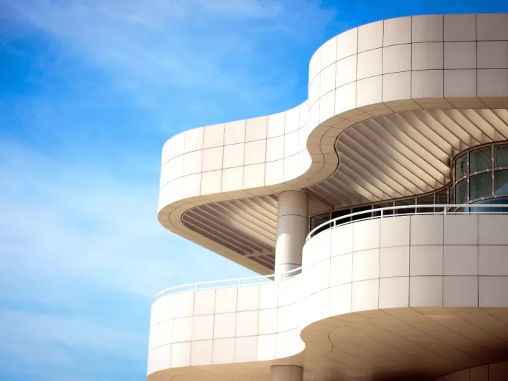 en esta curva de visibilidad reducida está permitido parar