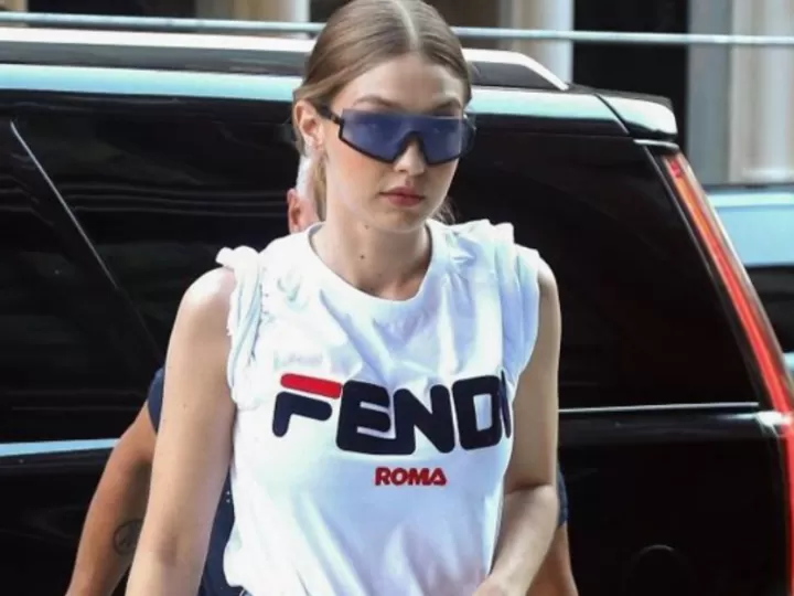 Gigi Hadid Ya Esta Usando La Próxima Gran Tendencia De Zapatillas