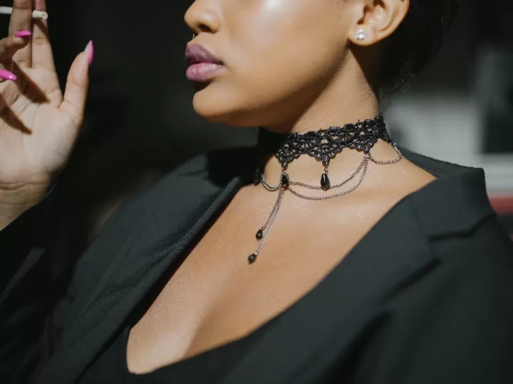 jersey negro cuello alto