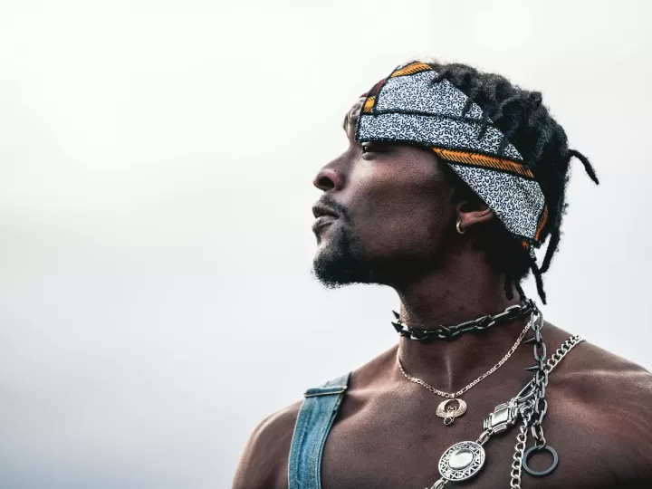 pañuelo en el traje si o no