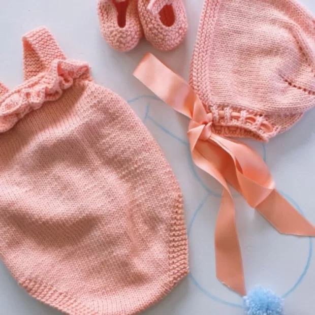 Patrones pelele punto bebé gratis