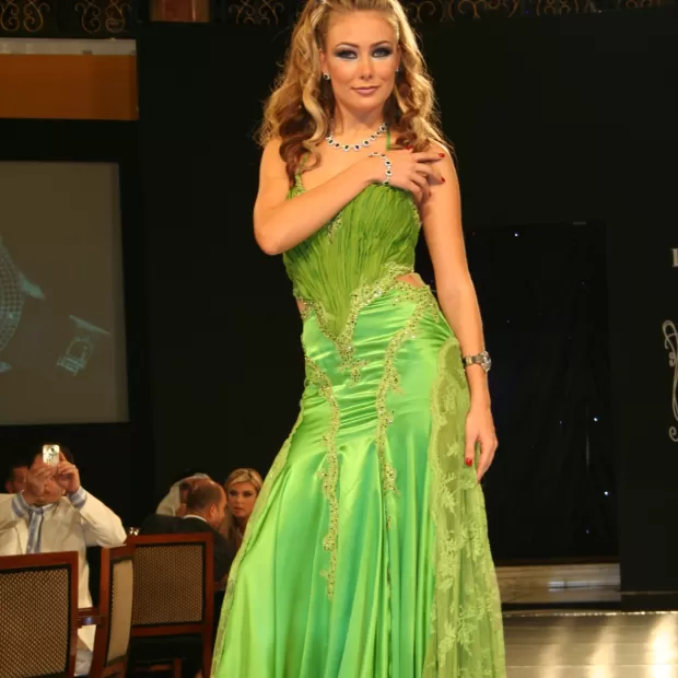 pendientes para vestido mostaza