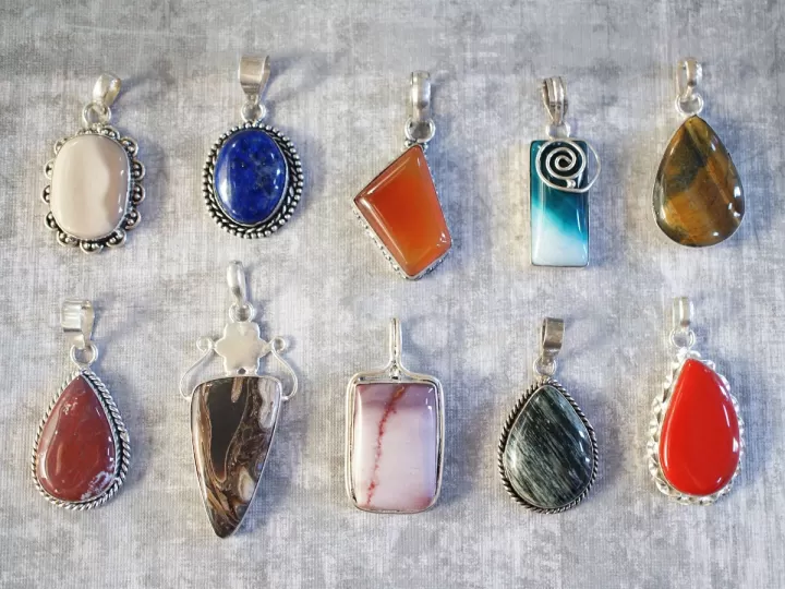 piedras colgantes significado