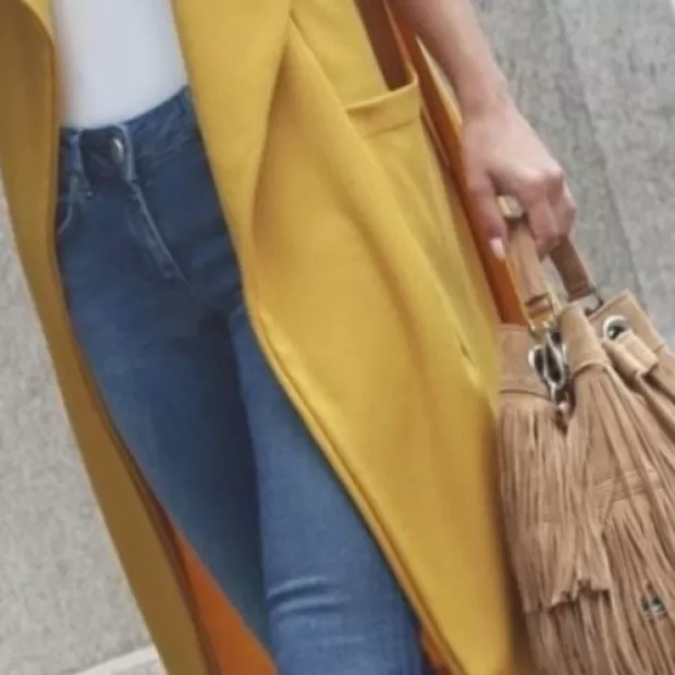 Que colores combinan con el mostaza en ropa