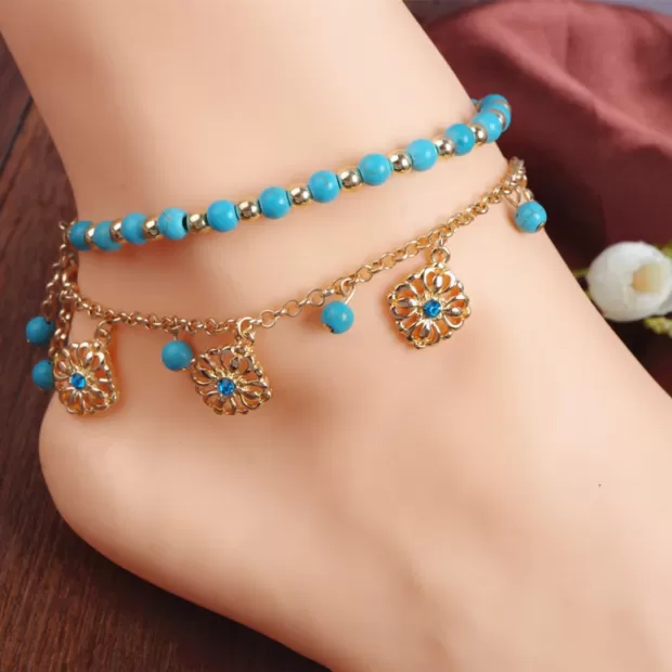 que significa llevar una pulsera en el tobillo derecho