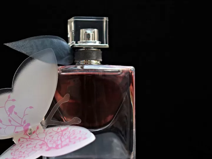 sculpture perfume mujer