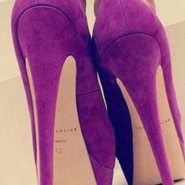 Se puede cortar el tacón de un zapato con plataforma