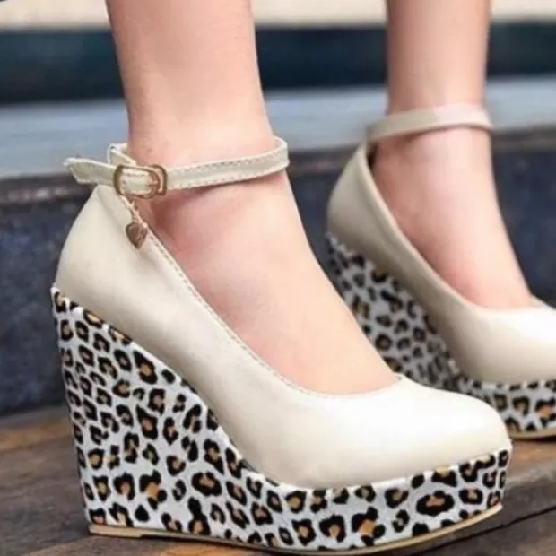 Se puede cortar el tacón de un zapato con plataforma