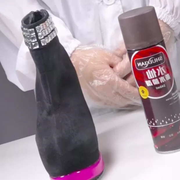 Spray para teñir zapatos de ante