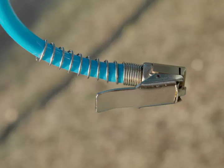 sujetadores con silicona en la espalda