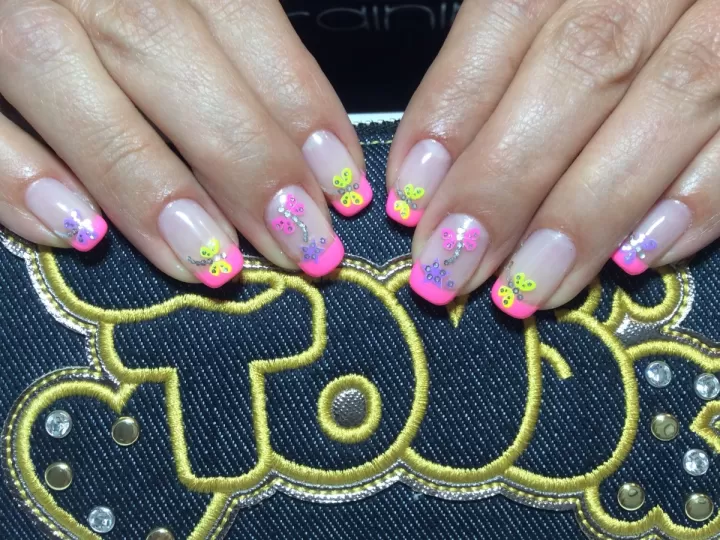uñas semipermanentes fluor